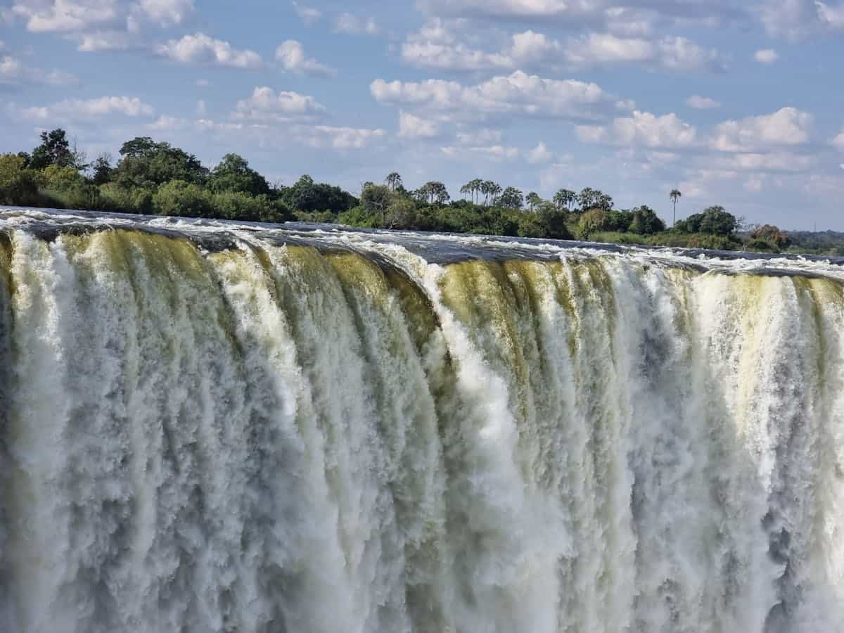3-DAY VICTORIA FALLS LUXURY SAFARI AND CLASSIC DINNER CRUISE 3-DAY VICTORIA FALLS LUXURY SAFARI AND CLASSIC DINNER CRUISE