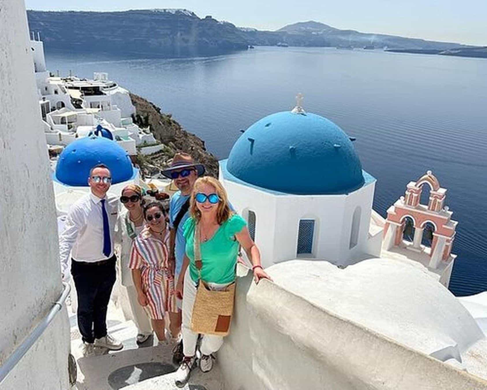 Fira in 1 Day - Three Bells of Fira viewpoint (Firostefani) Fira in 1 Day - Three Bells of Fira viewpoint (Firostefani)