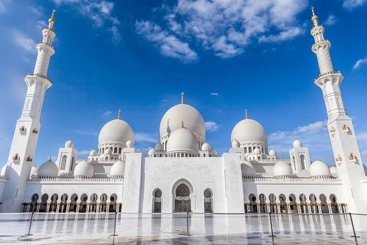 Abu Dhabi City Tour with Louvre Museum from Dubai — Family-friendly Abu Dhabi City Tour with Louvre Museum from Dubai — Family-friendly