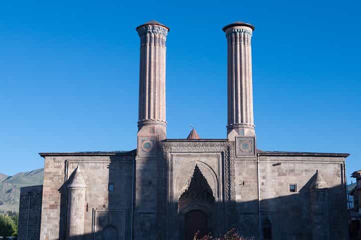 All-inclusive Private Guided Walking Tour of Erzurum City All-inclusive Private Guided Walking Tour of Erzurum City