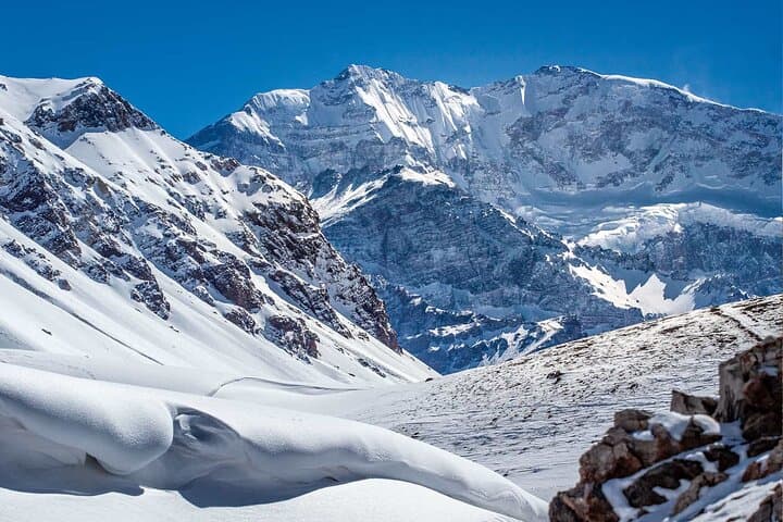 Alta Montaña desde Mendoza Alta Montaña desde Mendoza
