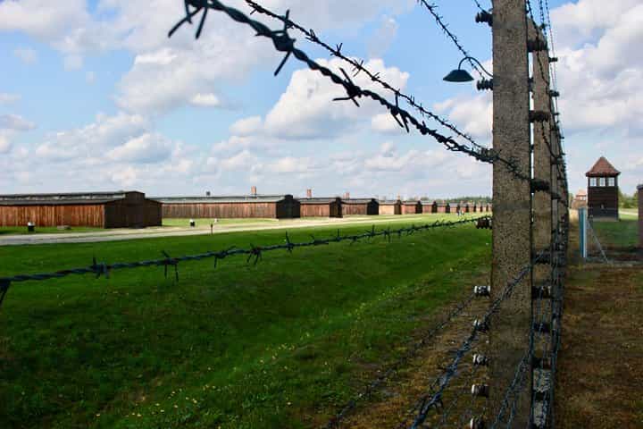 Auschwitz-Birkenau Tour: Tickets + Transportation from Krakow Auschwitz-Birkenau Tour: Tickets + Transportation from Krakow