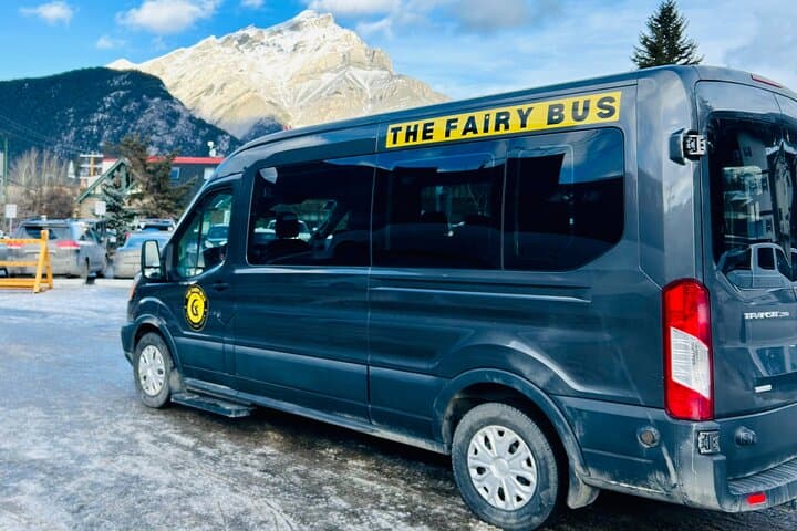 Banff → Calgary (YYC) Shared Shuttle — Family-friendly transfer Banff → Calgary (YYC) Shared Shuttle — Family-friendly transfer