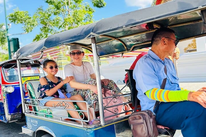 Bangkok Day Tour: Food, Temple & Tuk-Tuk Bangkok Day Tour: Food, Temple & Tuk-Tuk