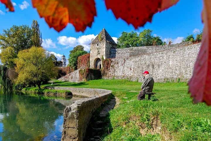 Banja Luka City Tour & A magical journey on Dayak boat Banja Luka City Tour & A magical journey on Dayak boat