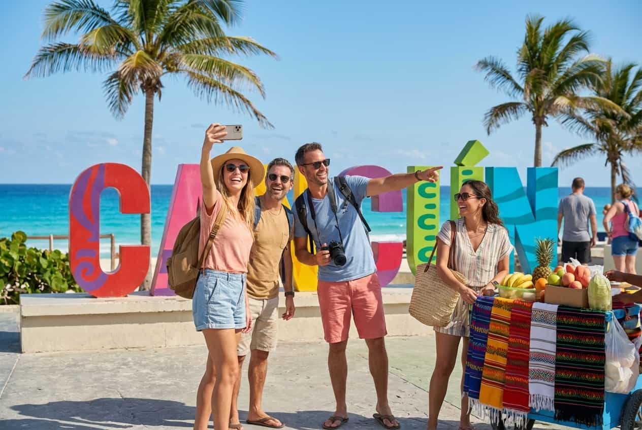 Cancún in 3 Days — Friends' Fun & Beach Vibes Cancún in 3 Days — Friends' Fun & Beach Vibes