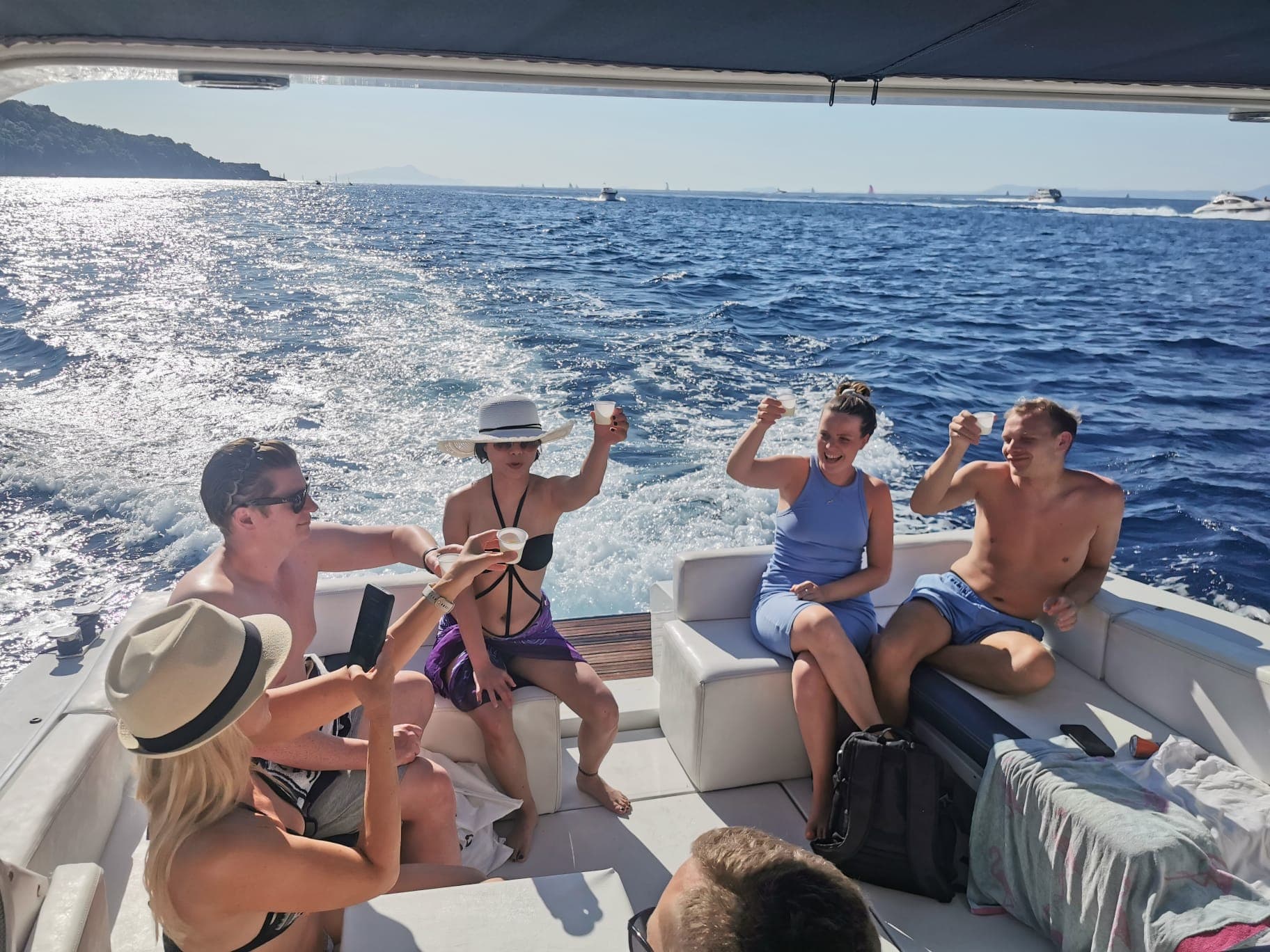 Capri Boat Tour from Sorrento with Limoncello — Romantic Day Cruise Capri Boat Tour from Sorrento with Limoncello — Romantic Day Cruise