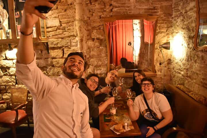 Cultural Walking Tour in Barcelona with Food & Wine Tasting (Romantic Edition) Cultural Walking Tour in Barcelona with Food & Wine Tasting (Romantic Edition)