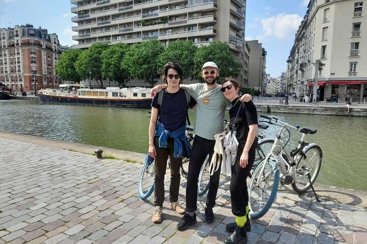Cycling along the Canal Saint-Martin Cycling along the Canal Saint-Martin