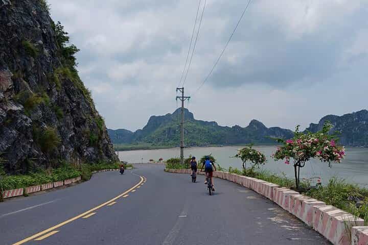 Easy Rider Cat Ba - National Park & Caving Easy Rider Cat Ba - National Park & Caving