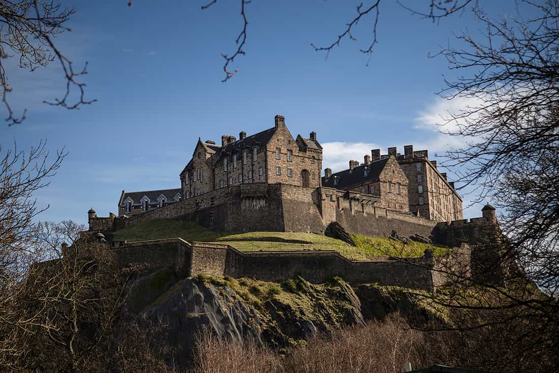 Edinburgh Castle & Royal Mile Walking Tour — Family-friendly (ticket included) Edinburgh Castle & Royal Mile Walking Tour — Family-friendly (ticket included)