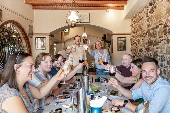 Explore the hidden food gems of Athens Explore the hidden food gems of Athens