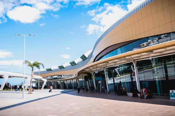 Family-friendly Private Transfer: Faro Airport → Albufeira (Spring arrival) Family-friendly Private Transfer: Faro Airport → Albufeira (Spring arrival)