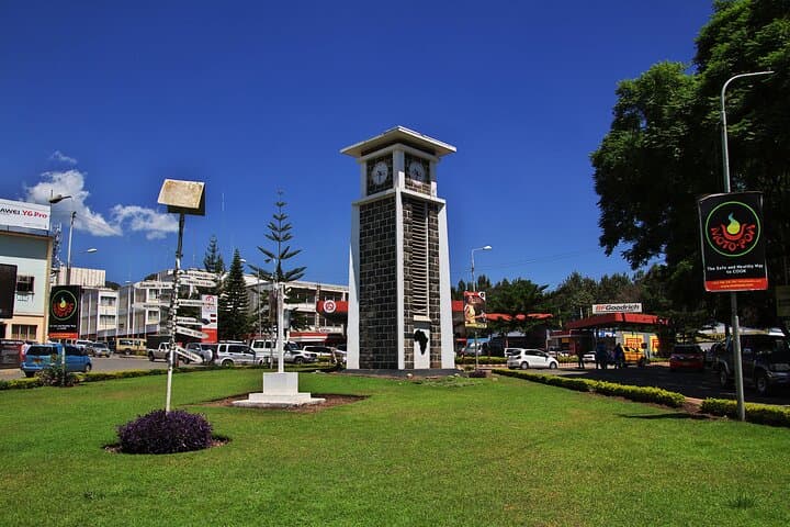 Arusha in 1 Day for Seniors - Browse handmade crafts at the Maasai Market (Fire Road) Arusha in 1 Day for Seniors - Browse handmade crafts at the Maasai Market (Fire Road)
