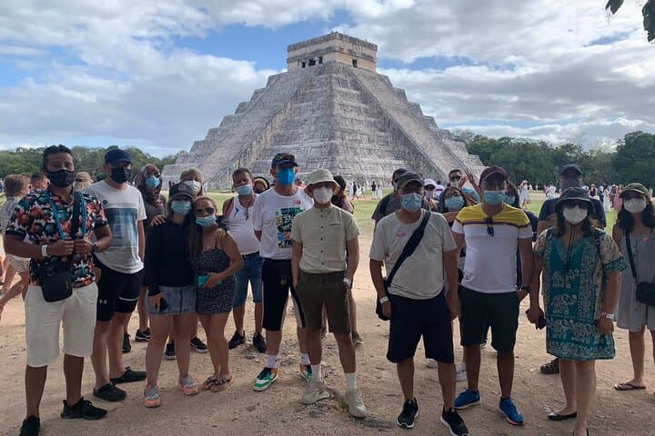 Valladolid in 1 Day for Families - Guided visit to the archaeological zone of Chichén Itzá (certified guide) Valladolid in 1 Day for Families - Guided visit to the archaeological zone of Chichén Itzá (certified guide)