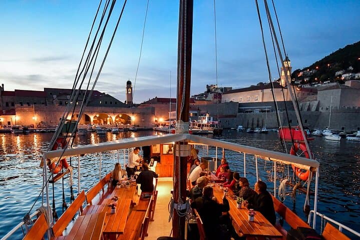 Dubrovnik in 1 Day for Couples - Sunset and night views of Dubrovnik City Walls from the sea Dubrovnik in 1 Day for Couples - Sunset and night views of Dubrovnik City Walls from the sea