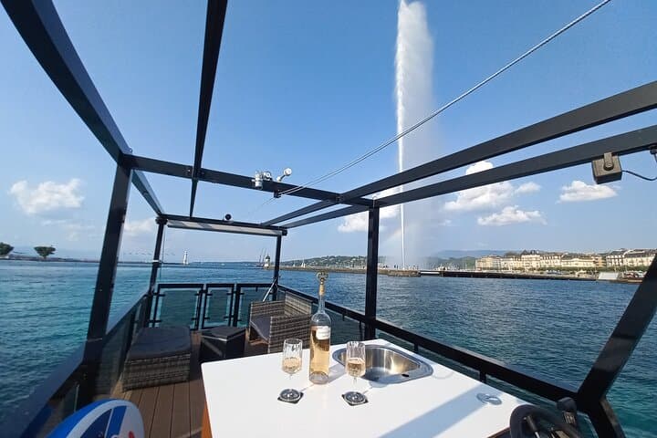 Geneva in 1 Day for Couples - Private 90-minute open-air boat with panoramic 360° views Geneva in 1 Day for Couples - Private 90-minute open-air boat with panoramic 360° views