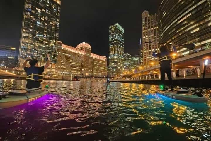 Chicago in 1 Day for Friends - Motorized paddleboards (no paddling required) Chicago in 1 Day for Friends - Motorized paddleboards (no paddling required)