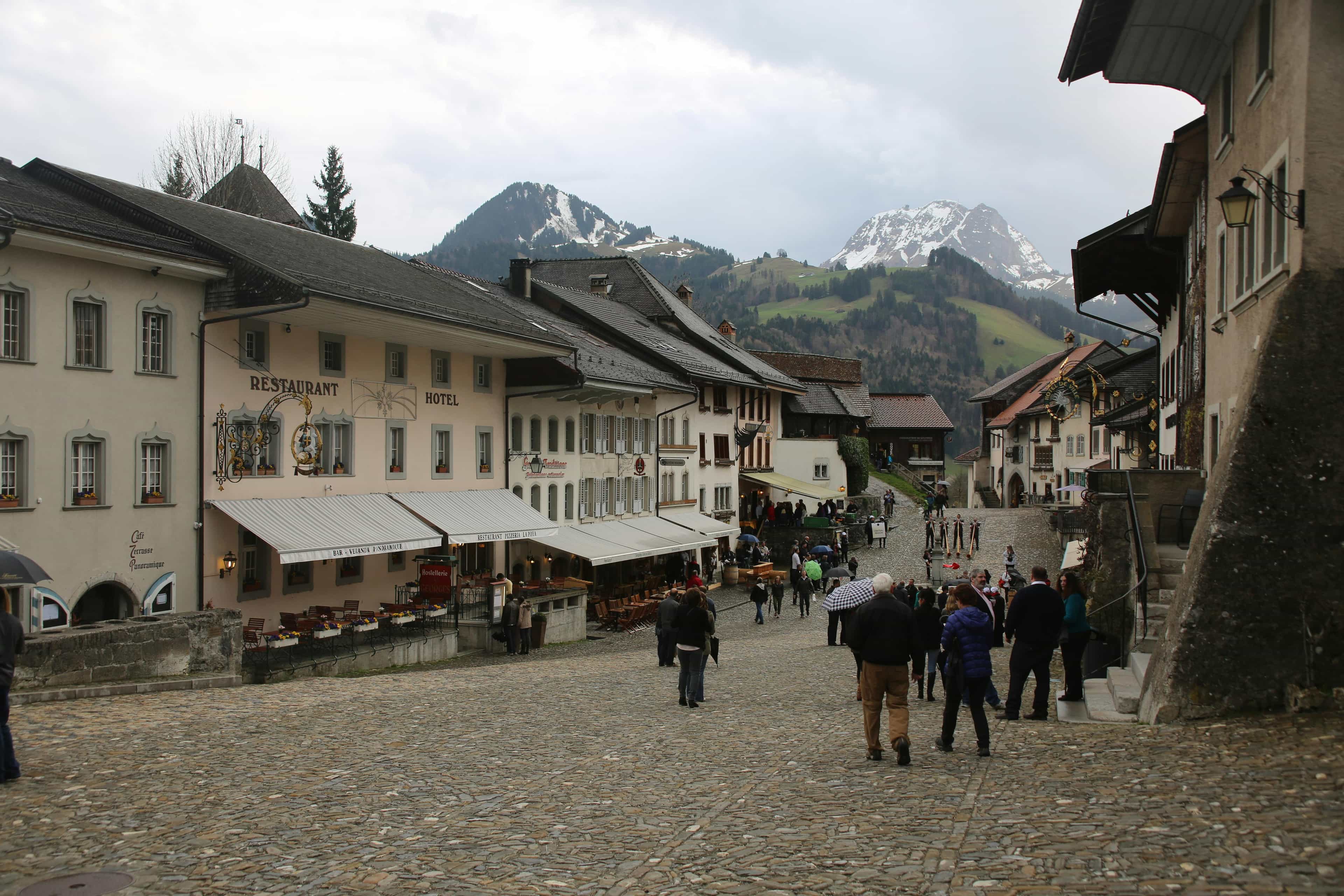 Gruyères & Lavaux Day Trip from Geneva: Chocolate, Cheese & Wine (Family-friendly) Gruyères & Lavaux Day Trip from Geneva: Chocolate, Cheese & Wine (Family-friendly)