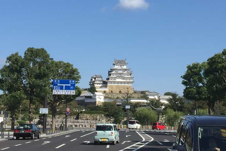 Half-Day Private Guided Tour to Himeji Castle Half-Day Private Guided Tour to Himeji Castle