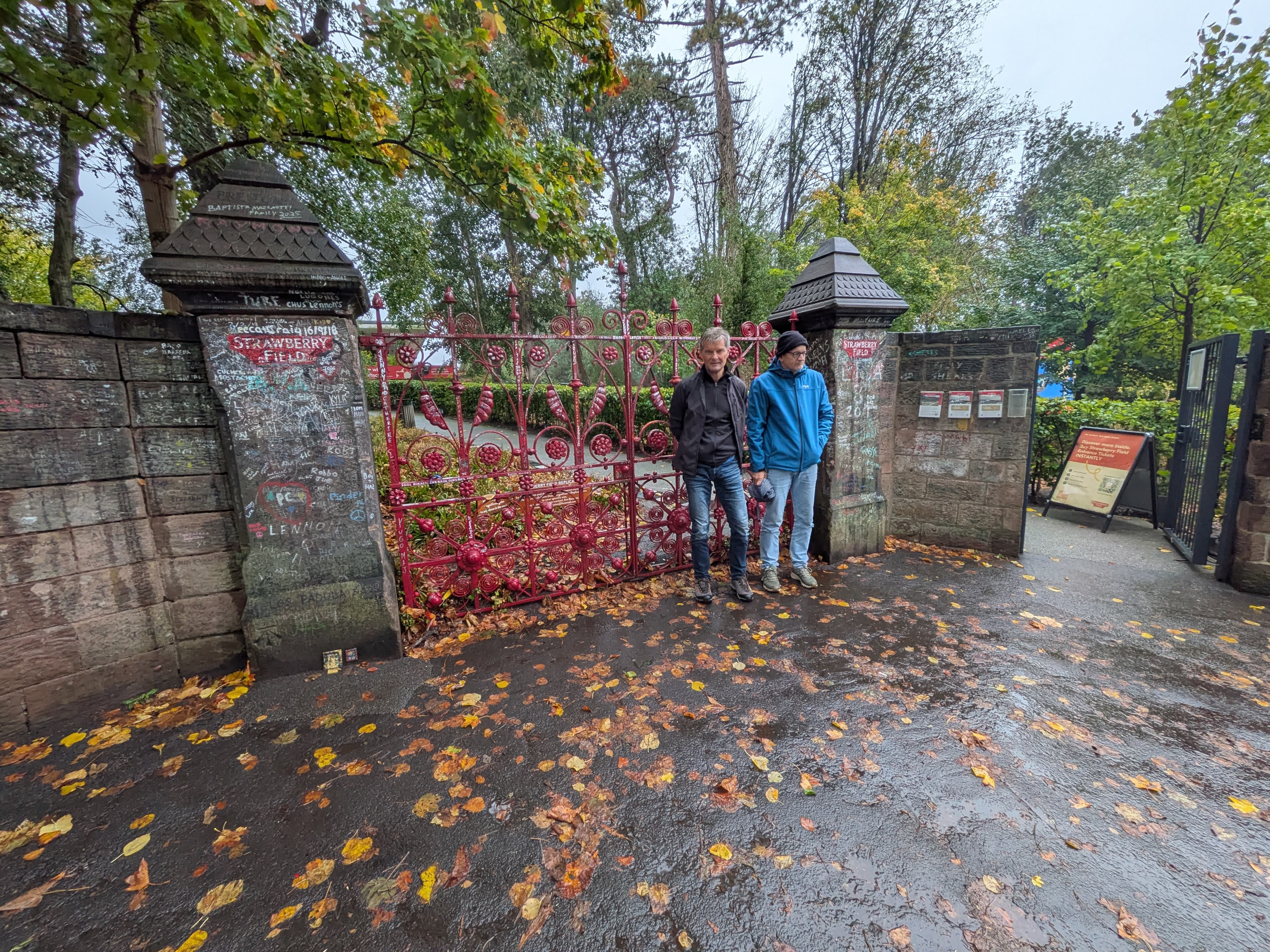 Lennon & McCartney Songwriting History — Accessible 4‑Hour Taxi Tour (Senior‑Friendly) Lennon & McCartney Songwriting History — Accessible 4‑Hour Taxi Tour (Senior‑Friendly)