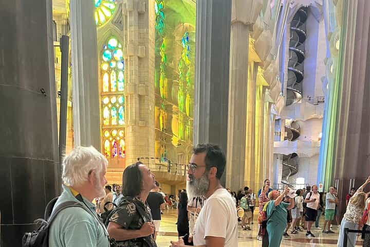 Lights and Shadows of the Sagrada Família — Family Friendly Guided Visit Lights and Shadows of the Sagrada Família — Family Friendly Guided Visit