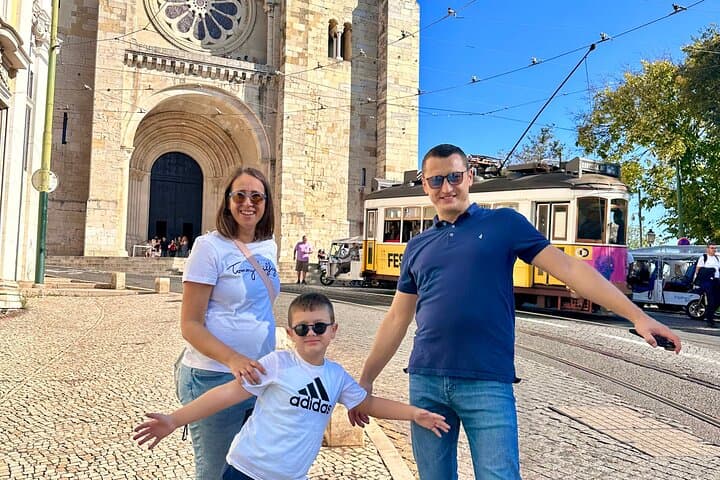 Lisbon in 1 Day for Couples - Sunrise / golden-hour viewpoint at Miradouro da Senhora do Monte Lisbon in 1 Day for Couples - Sunrise / golden-hour viewpoint at Miradouro da Senhora do Monte