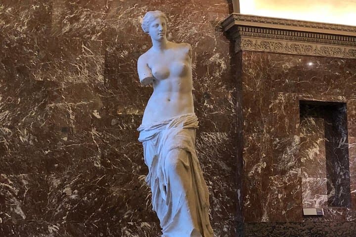 Louvre: Everything but the Mona Lisa — Evening Semi‑Private Tour for Couples Louvre: Everything but the Mona Lisa — Evening Semi‑Private Tour for Couples