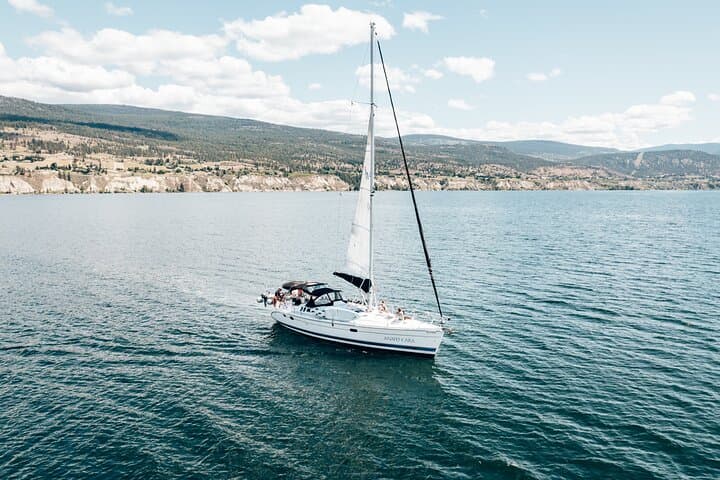 Okanagan Lake Sailing + Lakeside Wine Tasting — Romantic Day in Naramata Okanagan Lake Sailing + Lakeside Wine Tasting — Romantic Day in Naramata