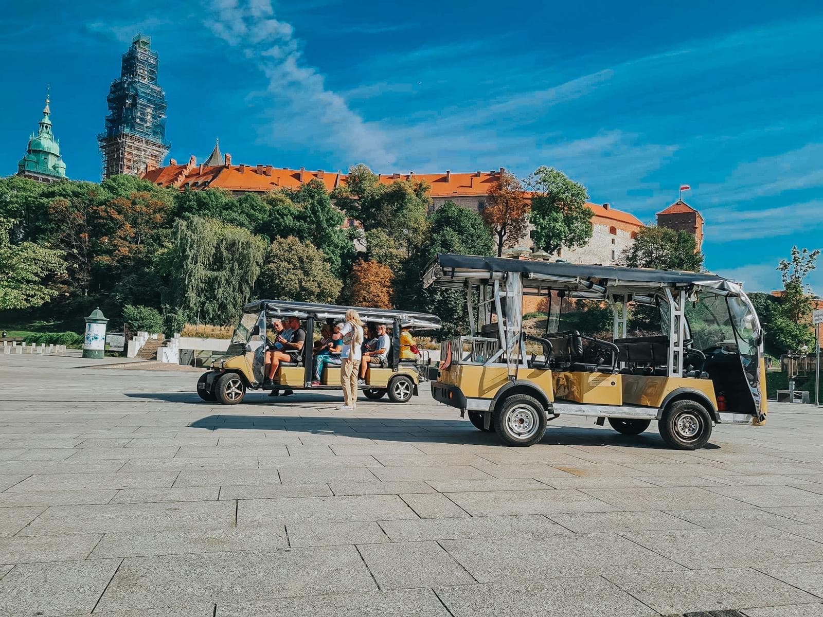 Kraków in 1 Day for Friends - Wawel Castle and Cathedral Kraków in 1 Day for Friends - Wawel Castle and Cathedral