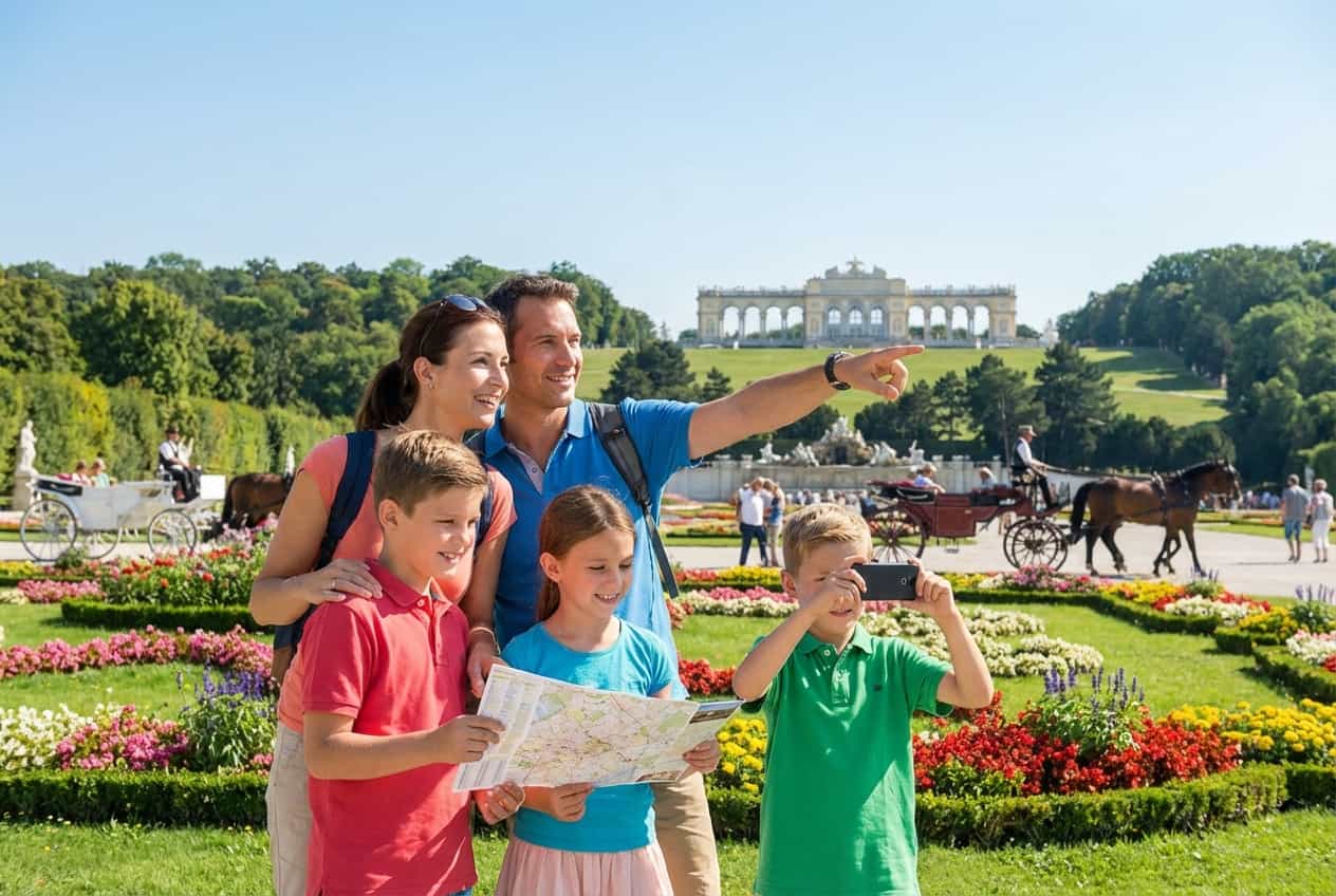 One relaxed family day in Vienna — Schönbrunn, zoo, kids' museum & MQ One relaxed family day in Vienna — Schönbrunn, zoo, kids' museum & MQ