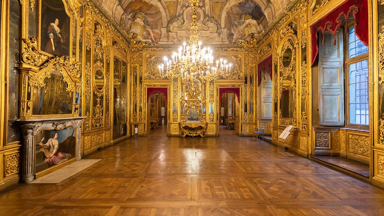 Palazzo Carignano: Gentle cultural visit + nearby cafés (Torino) — Senior-friendly Palazzo Carignano: Gentle cultural visit + nearby cafés (Torino) — Senior-friendly