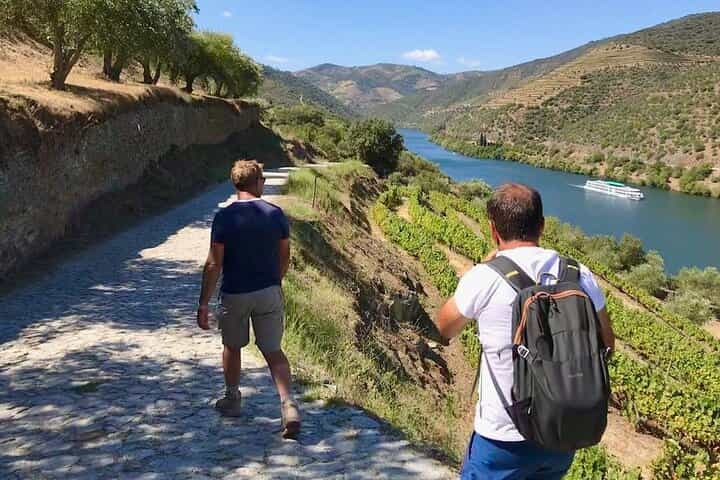 Pinhão Hiking Tour — Romantic Douro Valley Hike & Picnic Pinhão Hiking Tour — Romantic Douro Valley Hike & Picnic