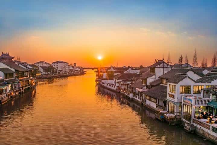 Shanghai in 1 Days - Explore Zhujiajiao Ancient Water Town Shanghai in 1 Days - Explore Zhujiajiao Ancient Water Town