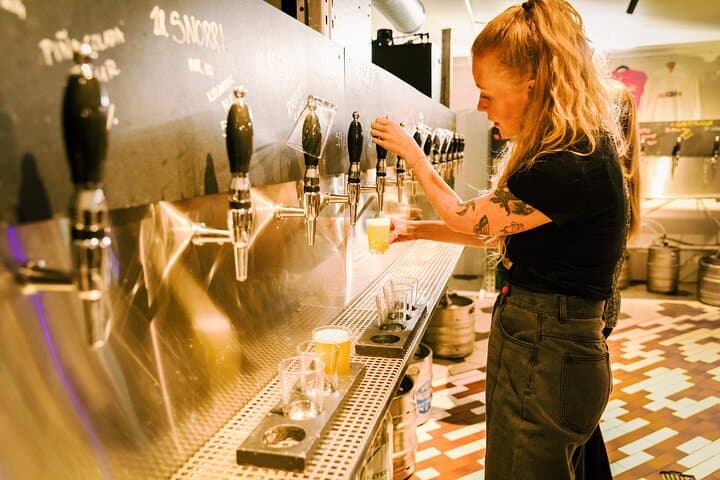 Reykjavík in 1 Day for Friends - Multiple Icelandic food tastings chosen by local guides Reykjavík in 1 Day for Friends - Multiple Icelandic food tastings chosen by local guides