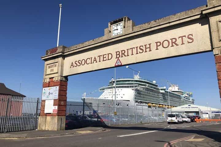Private Transfer: Southampton Cruise Port → Stonehenge visit → London (Paddington) Private Transfer: Southampton Cruise Port → Stonehenge visit → London (Paddington)