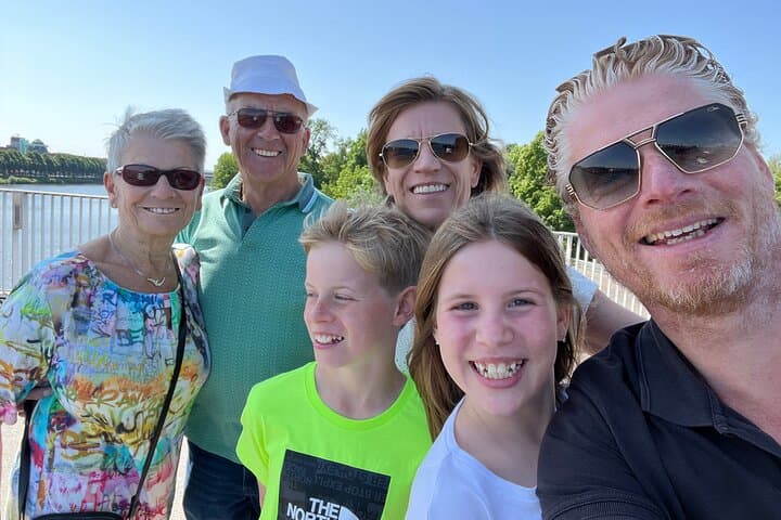 Maastricht in 1 Day for Friends - Self-guided Qula City Trail — solve riddles and compete with friends Maastricht in 1 Day for Friends - Self-guided Qula City Trail — solve riddles and compete with friends