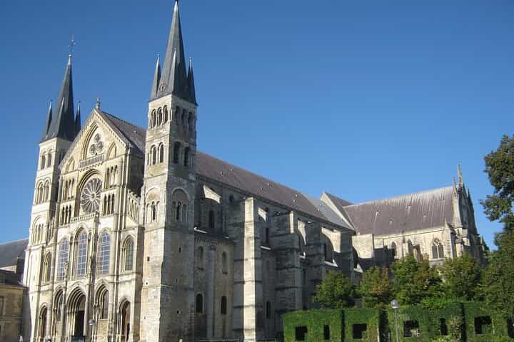 Reims Private Walking Tour with Local Guide — Accessible Highlights Reims Private Walking Tour with Local Guide — Accessible Highlights