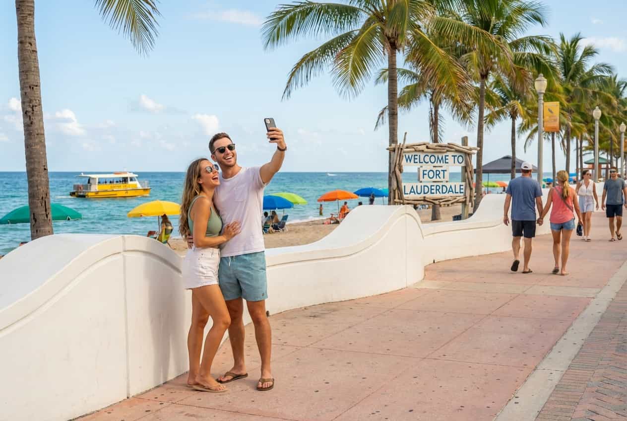 Fort Lauderdale in 1 Days - Sunset cruise on the Intracoastal (special moment) Fort Lauderdale in 1 Days - Sunset cruise on the Intracoastal (special moment)