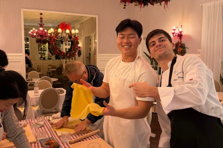 Rome : Pasta & Tiramisu Cooking Class in the City Center Rome : Pasta & Tiramisu Cooking Class in the City Center