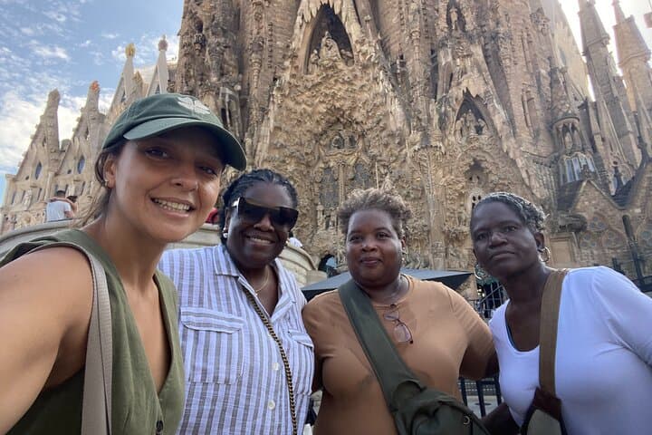 Sagrada Familia & Gaudí Highlights — Senior-Friendly Small Group Sagrada Familia & Gaudí Highlights — Senior-Friendly Small Group