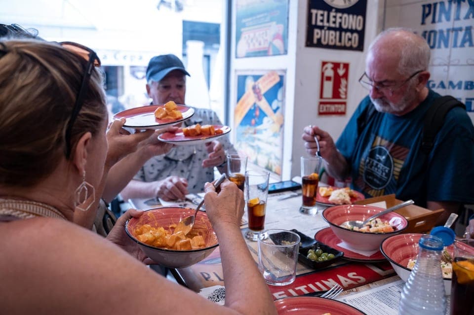 Seville Adventure: Historic Walking Tour & Traditional Tapas Seville Adventure: Historic Walking Tour & Traditional Tapas