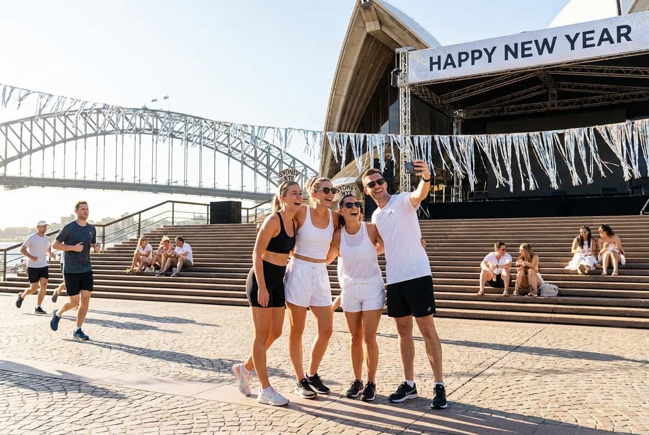 Sydney in 3 Days - Bondi → Coogee coastal run at sunrise Sydney in 3 Days - Bondi → Coogee coastal run at sunrise