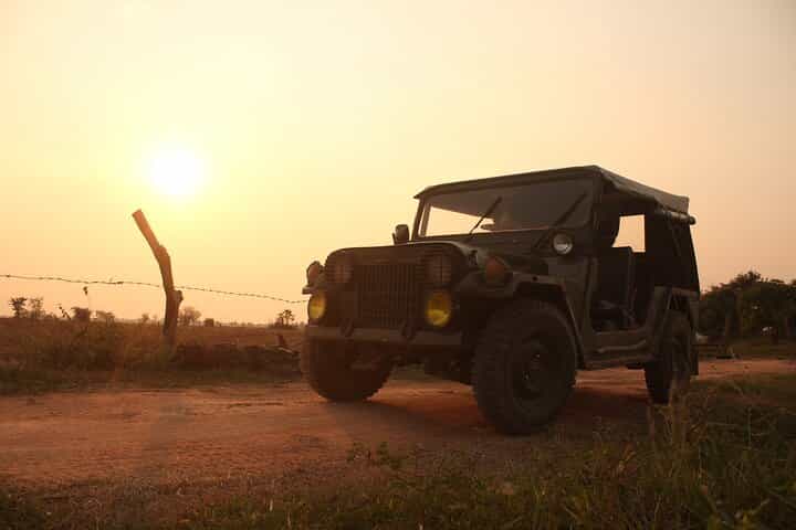 Sunset Drinks in the Countryside by Jeep Sunset Drinks in the Countryside by Jeep