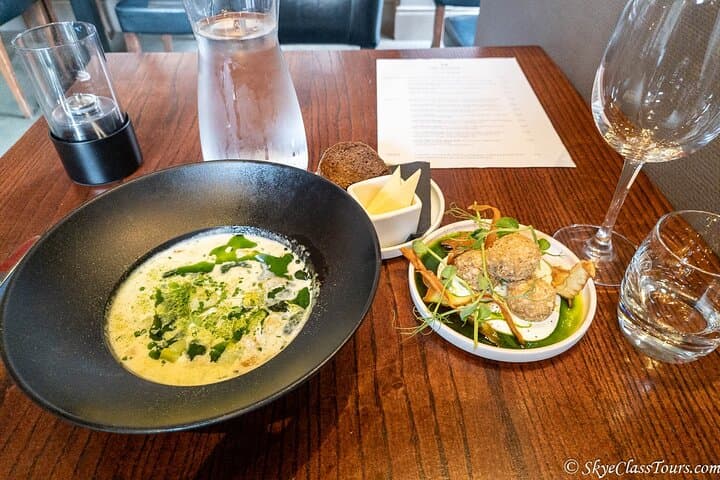 Edinburgh in 1 Day for Couples - Curated stops at independent, high-quality cafes and restaurants Edinburgh in 1 Day for Couples - Curated stops at independent, high-quality cafes and restaurants