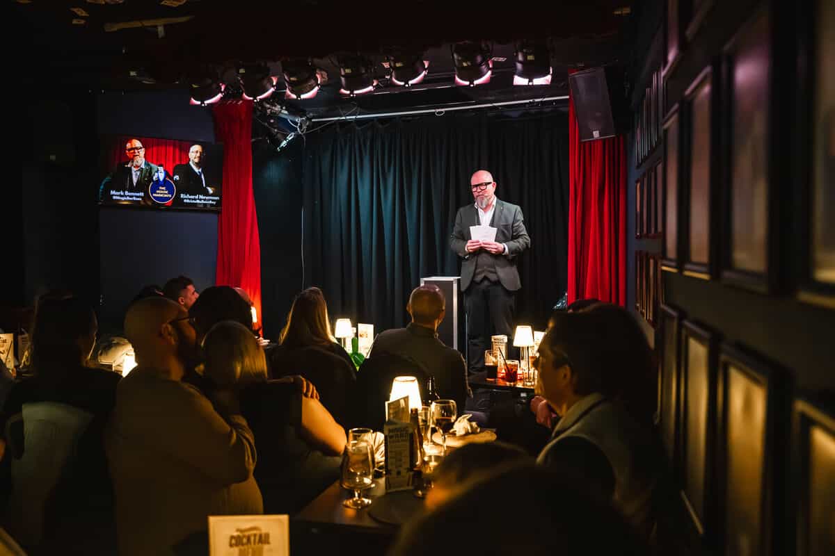 Bristol in 1 Day for Friends - Close-up table magic from the House Magicians Bristol in 1 Day for Friends - Close-up table magic from the House Magicians