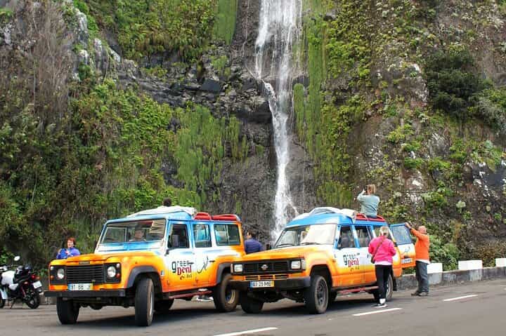 Volcanic Pools & Northwest 4x4 — Full Day (Couples) Volcanic Pools & Northwest 4x4 — Full Day (Couples)
