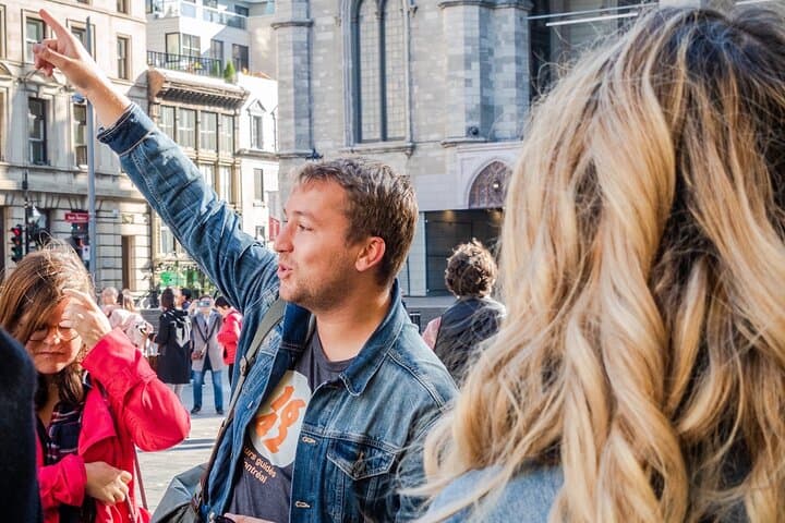 Montreal in 1 Day for Couples - Guided 2-hour walking tour of Old Montreal Montreal in 1 Day for Couples - Guided 2-hour walking tour of Old Montreal