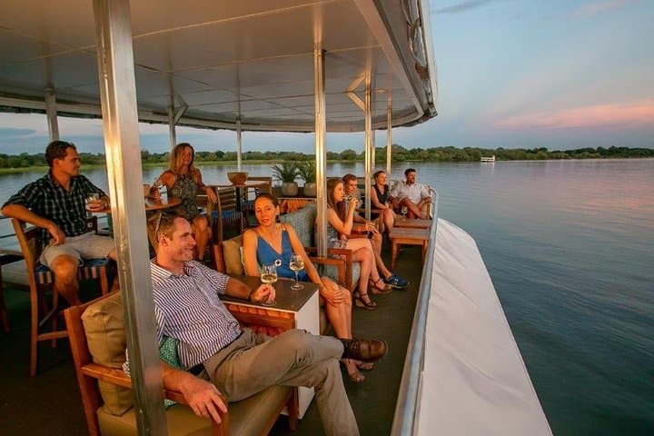 Zambezi sunset cruise (Zimbabwe, Victoria falls) Zambezi sunset cruise (Zimbabwe, Victoria falls)