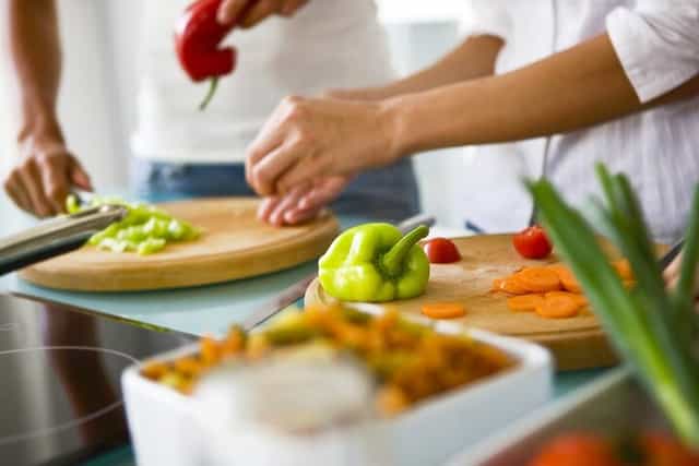 Cooking lesson & Cocktails on the beach | TheNextGuide